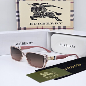 نظارة شمسية نسائية من بربري BURBERRY