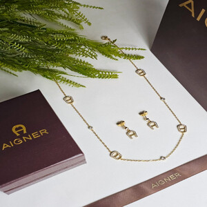 طقم انيق من ماركة اقنر AIGNER