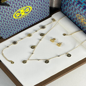طقم كامل من توري بورش TORY BURCH