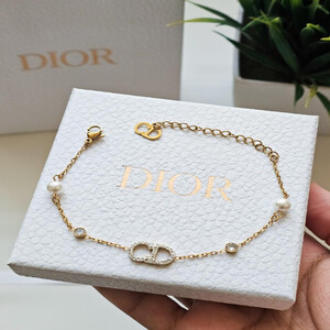 اسوارة ديور Dior